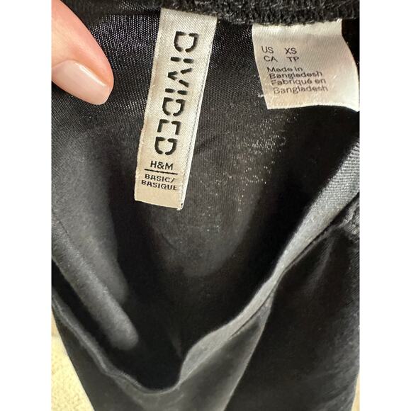 H&M oversize t-shirt bundle (tan and black) size XS - Picture 5 of 11